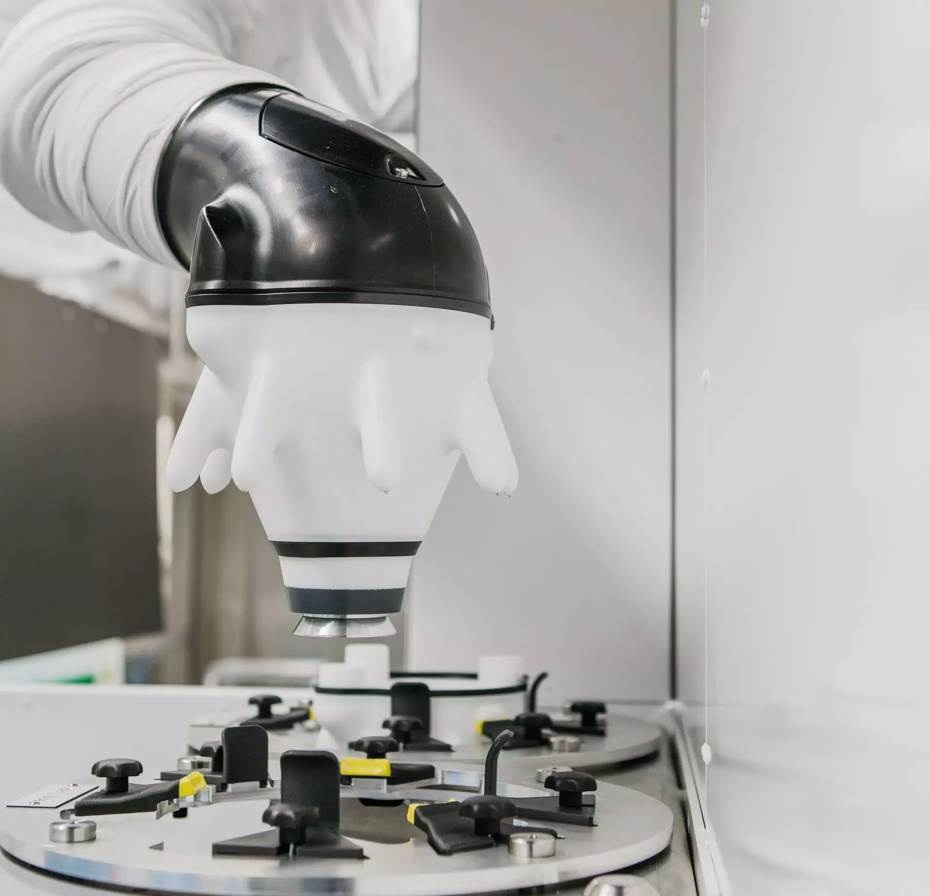 EcoBell4 The EcoBell4 Pro Ux universal atomizer achieves an application efficiency of up to 98 % in clear coat application.