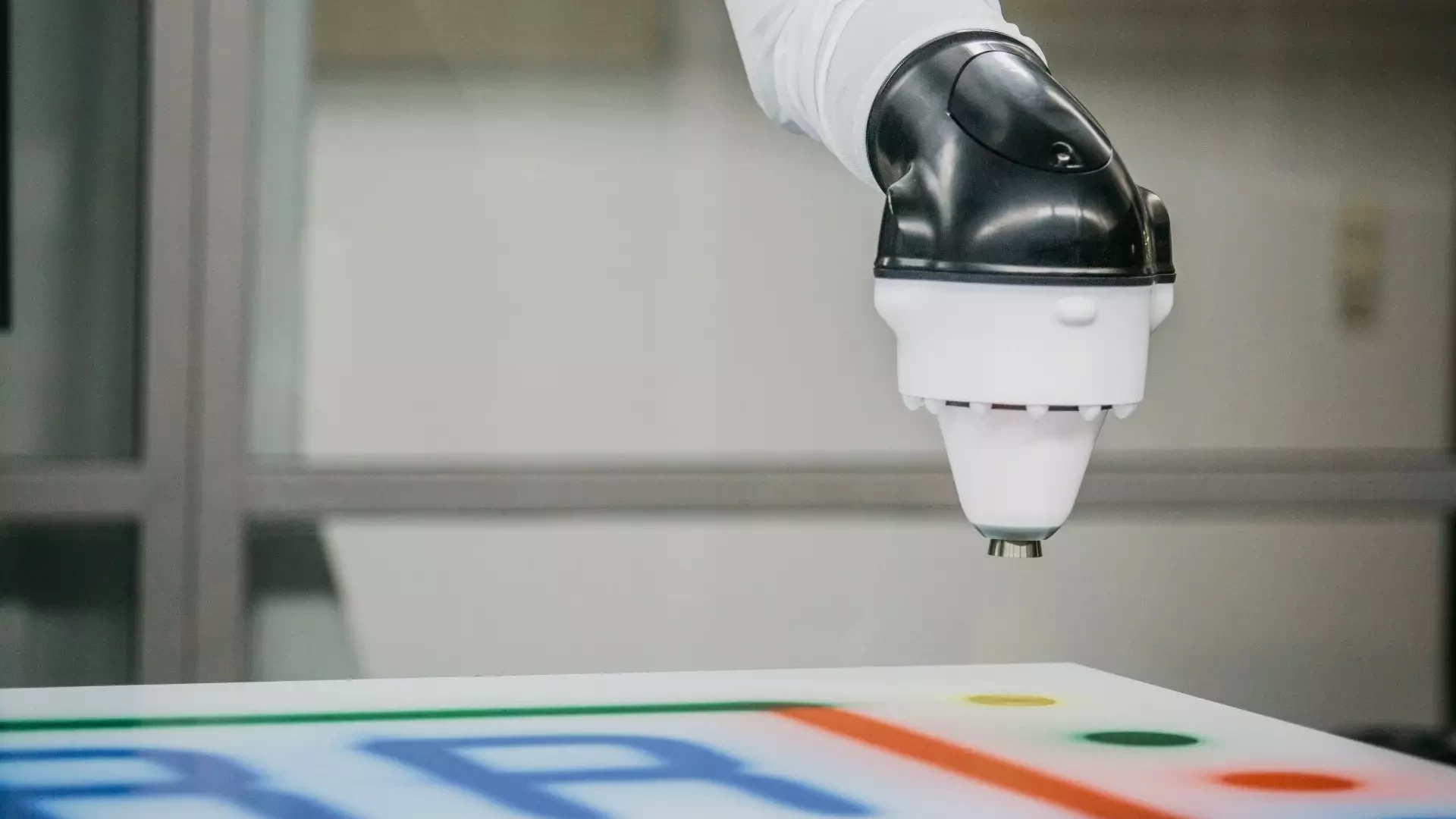 EcoBell4 Thanks to the four main needles, EcoBell4 Pro manages color changes in just four seconds without paint loss.