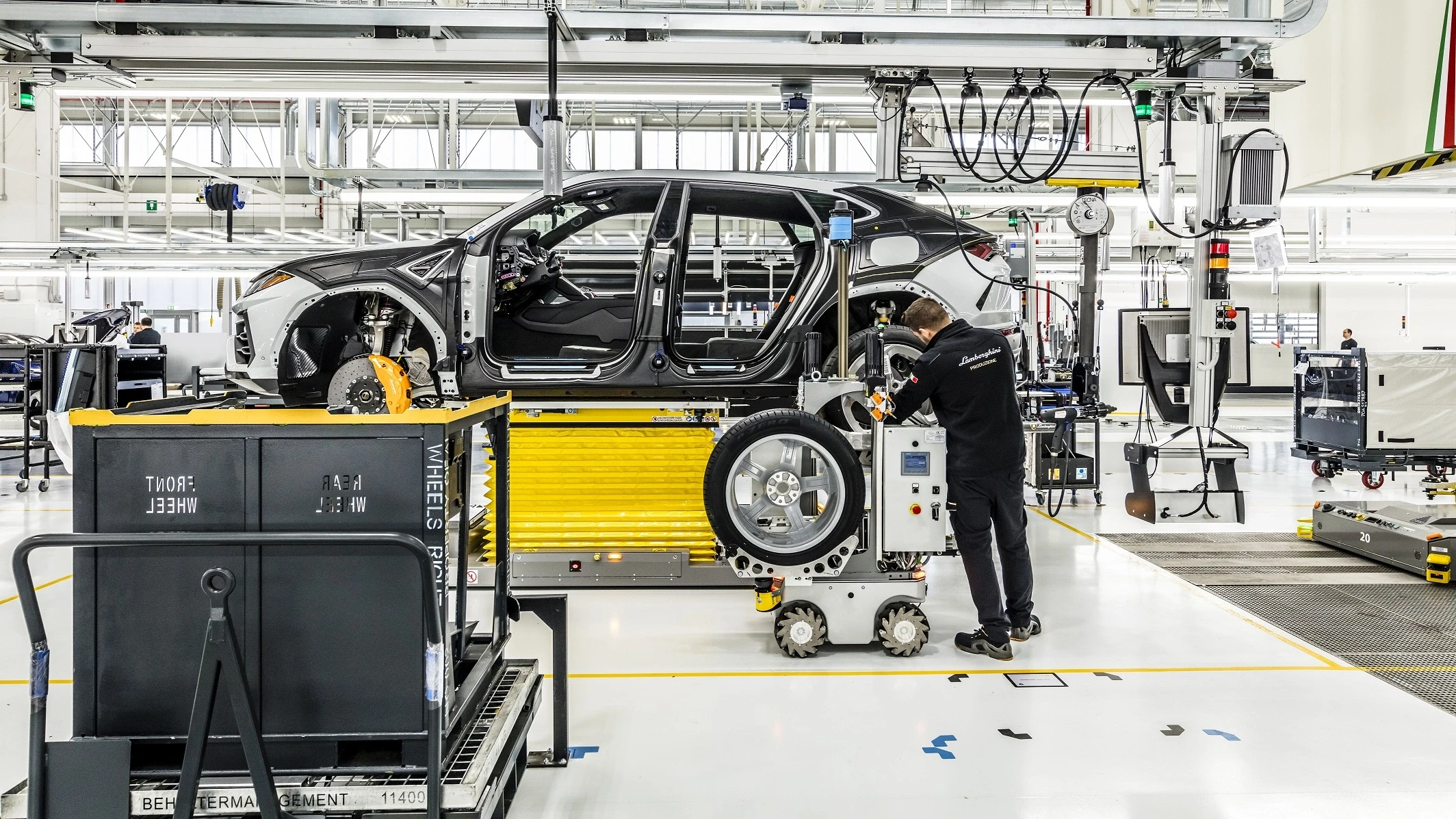 Copyright © 2024 Automobili Lamborghini S.p.A. Service Final Assembly