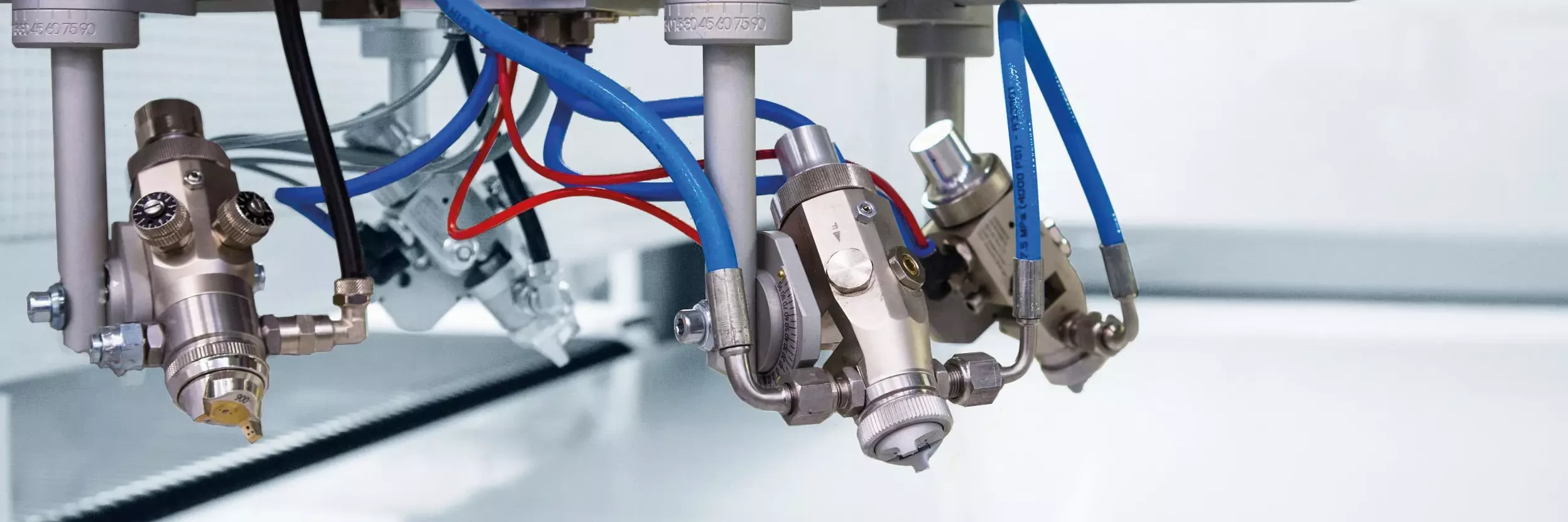 Wide range of automatic air spray guns. suitable for standard paint applications and special coverage applications in ceramic or glass industry.